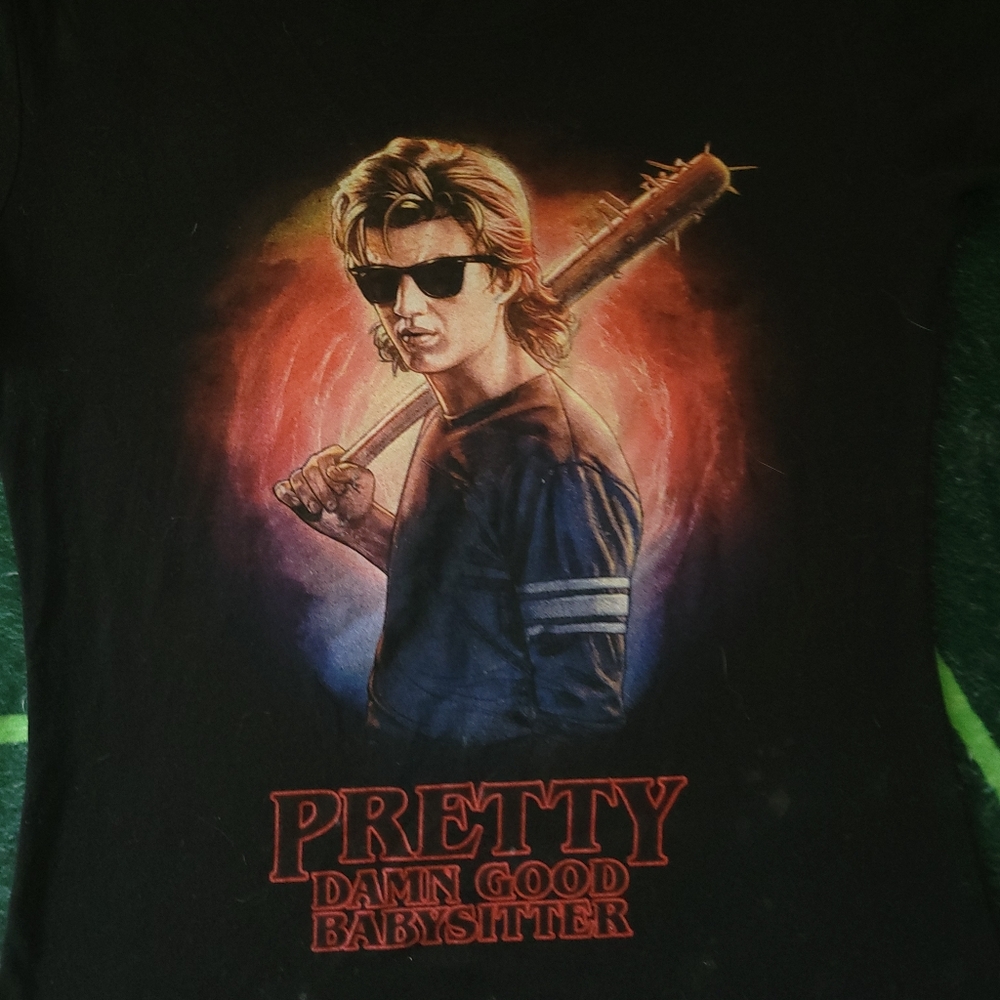 Stranger Things T-Shirt - Picture 2 of 8